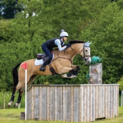 LeMieux® Prosport Close Contact Suede Saddle Pad -Schneiders Shop 41829 alt d